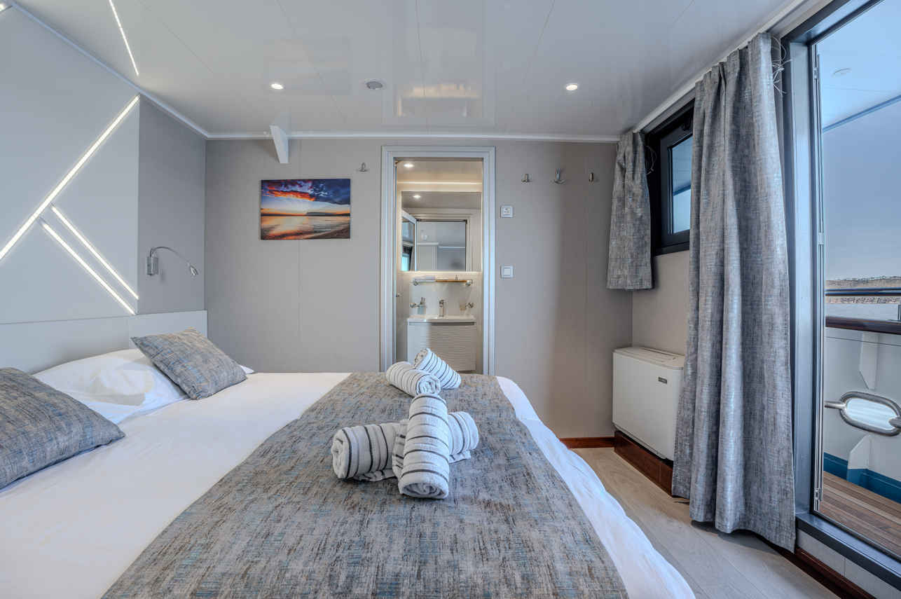 Main Deck Cabin - Alpha