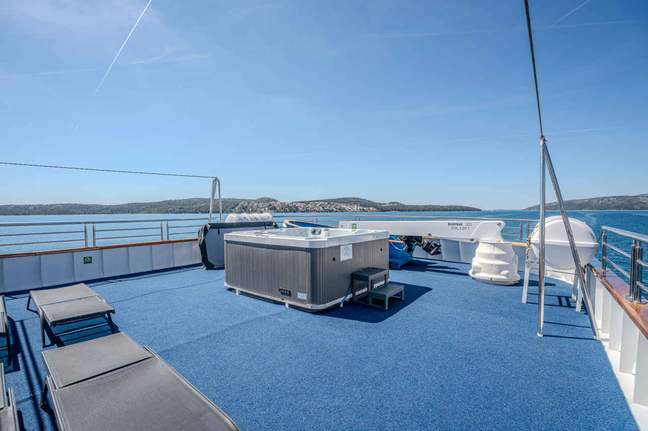 Sun Deck - Alpha