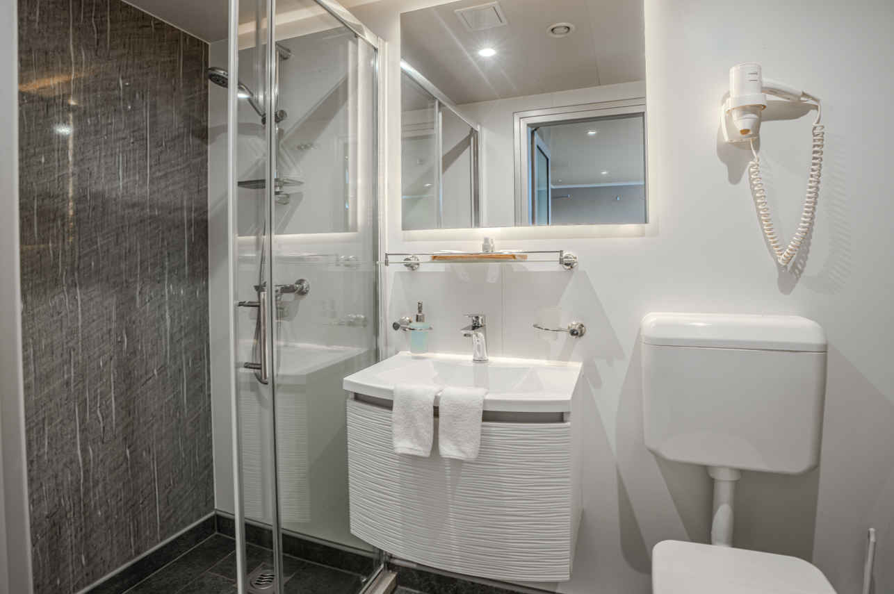 En-Suite bathrooms - Alpha