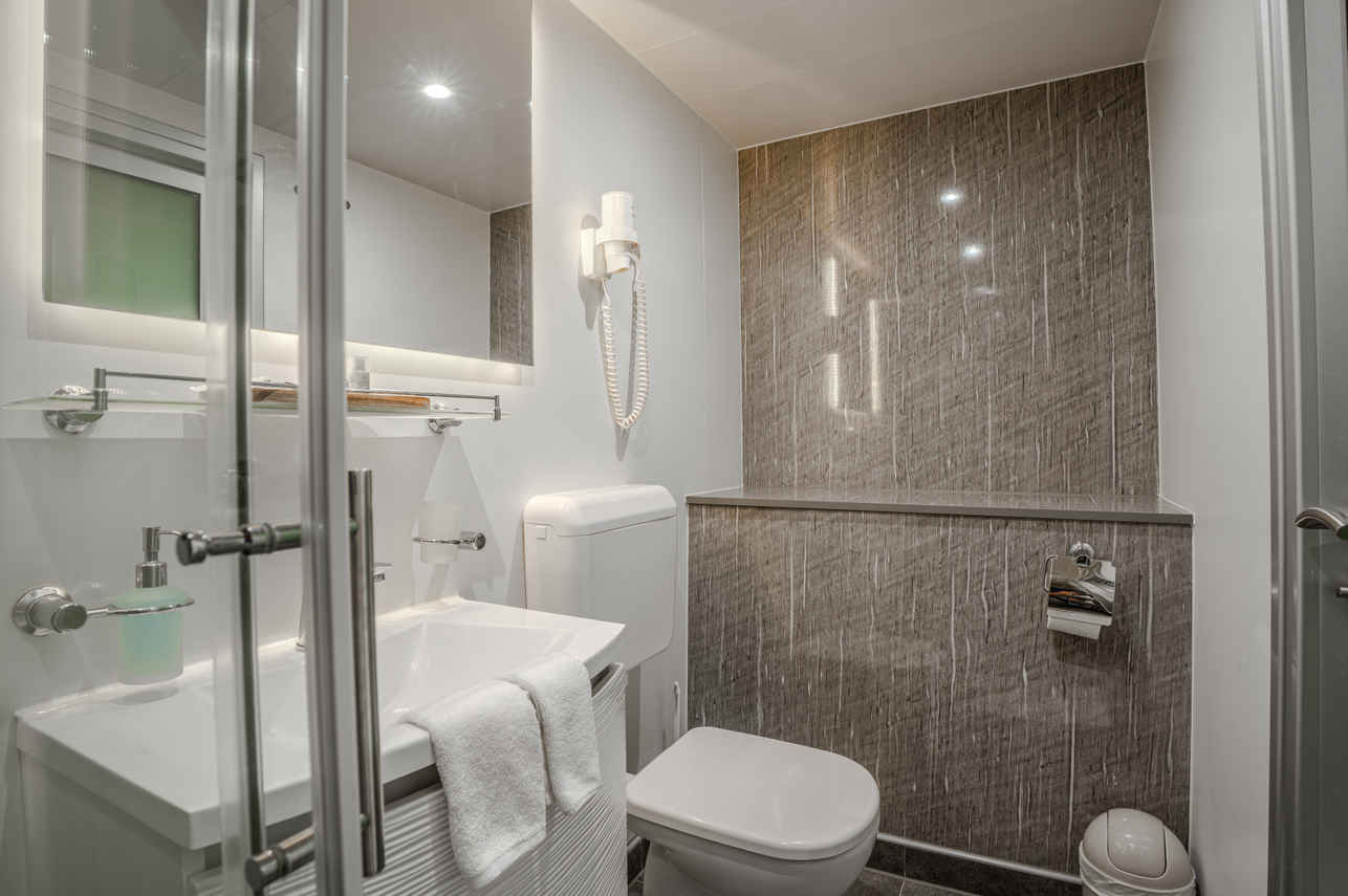 En-Suite bathrooms - Alpha