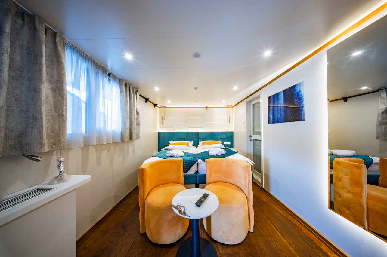 Main Deck Cabin - Adriatic Blue
