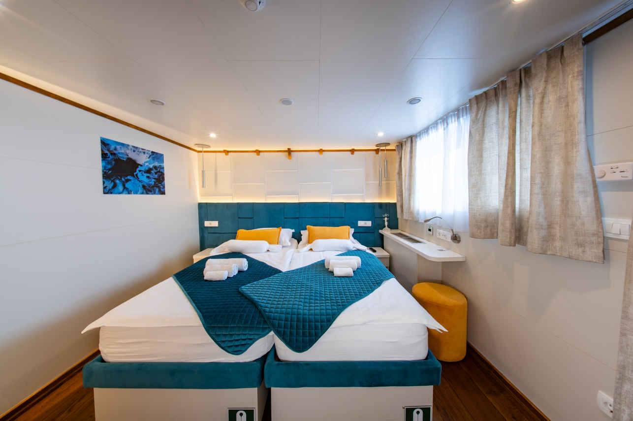 Main Deck Cabin - Adriatic Blue