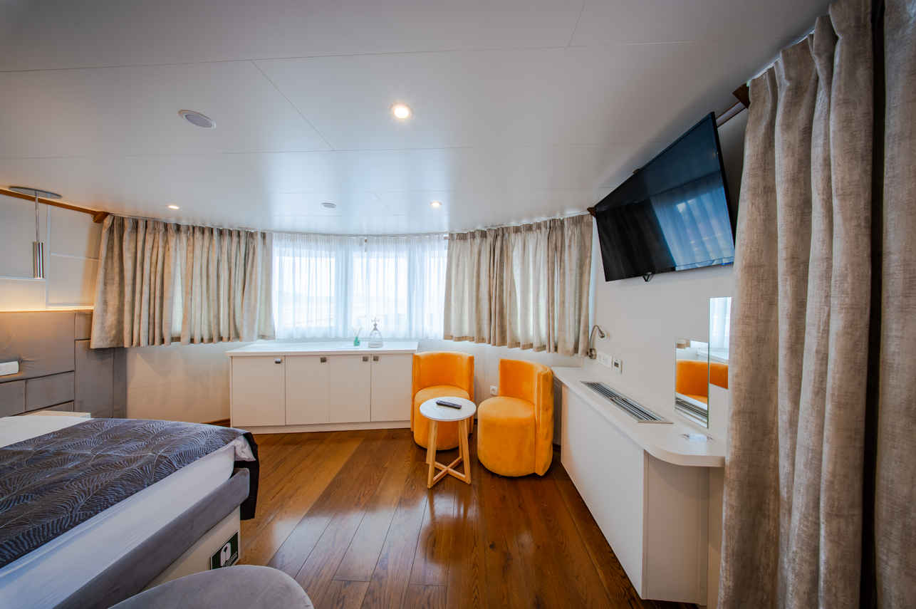 VIP Cabin