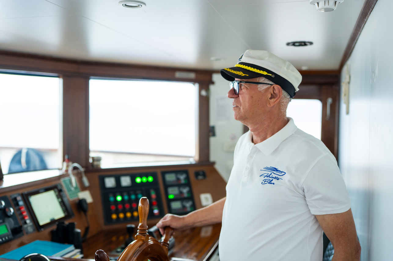 Captains Helm - Adriatic Blue