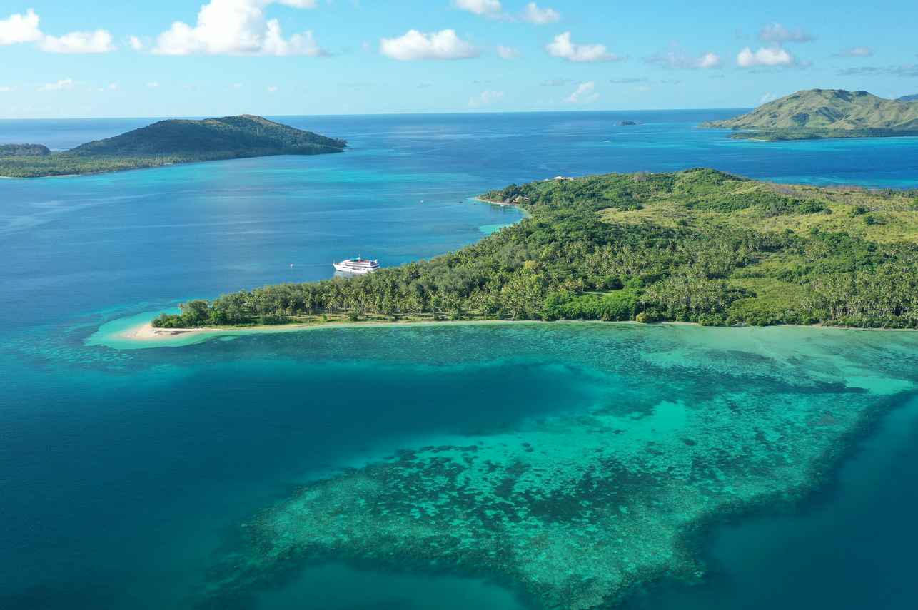 Nanuya Beach