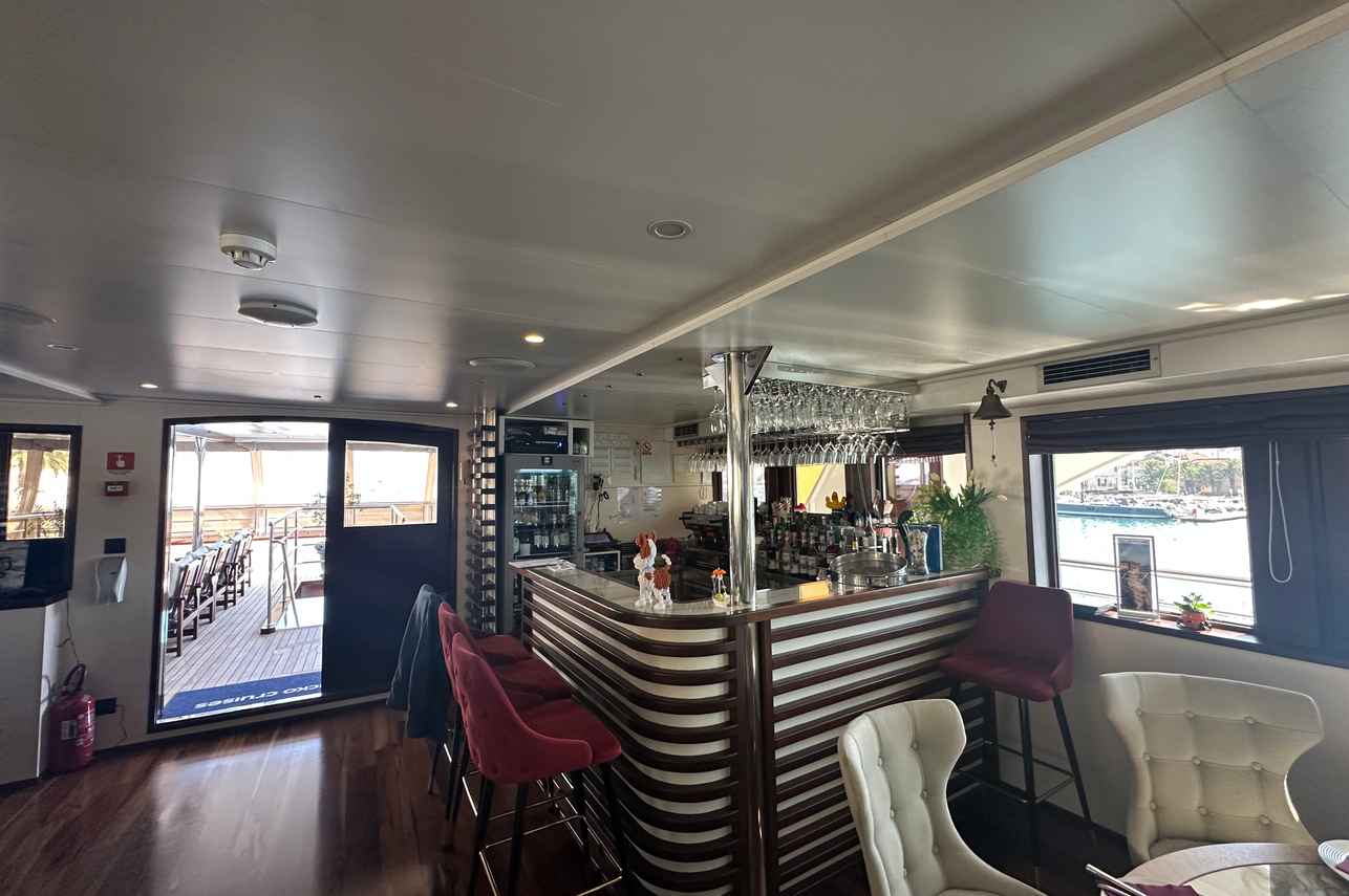 Bar Area - Princess