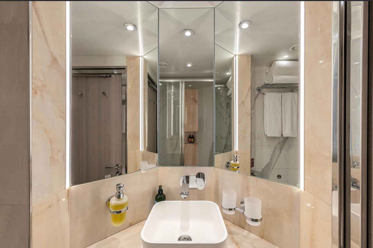 Outside Cabins En-suite Bathroom
