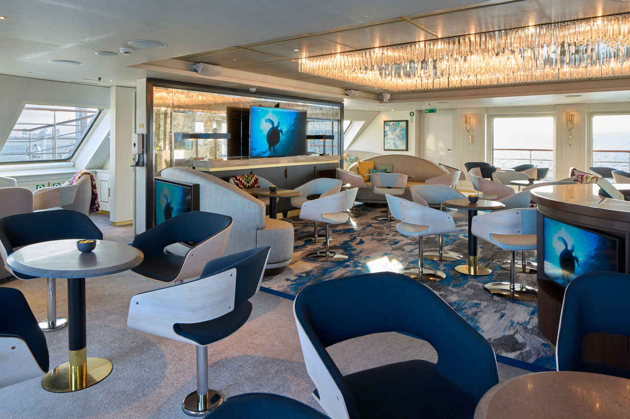 Cove Lounge