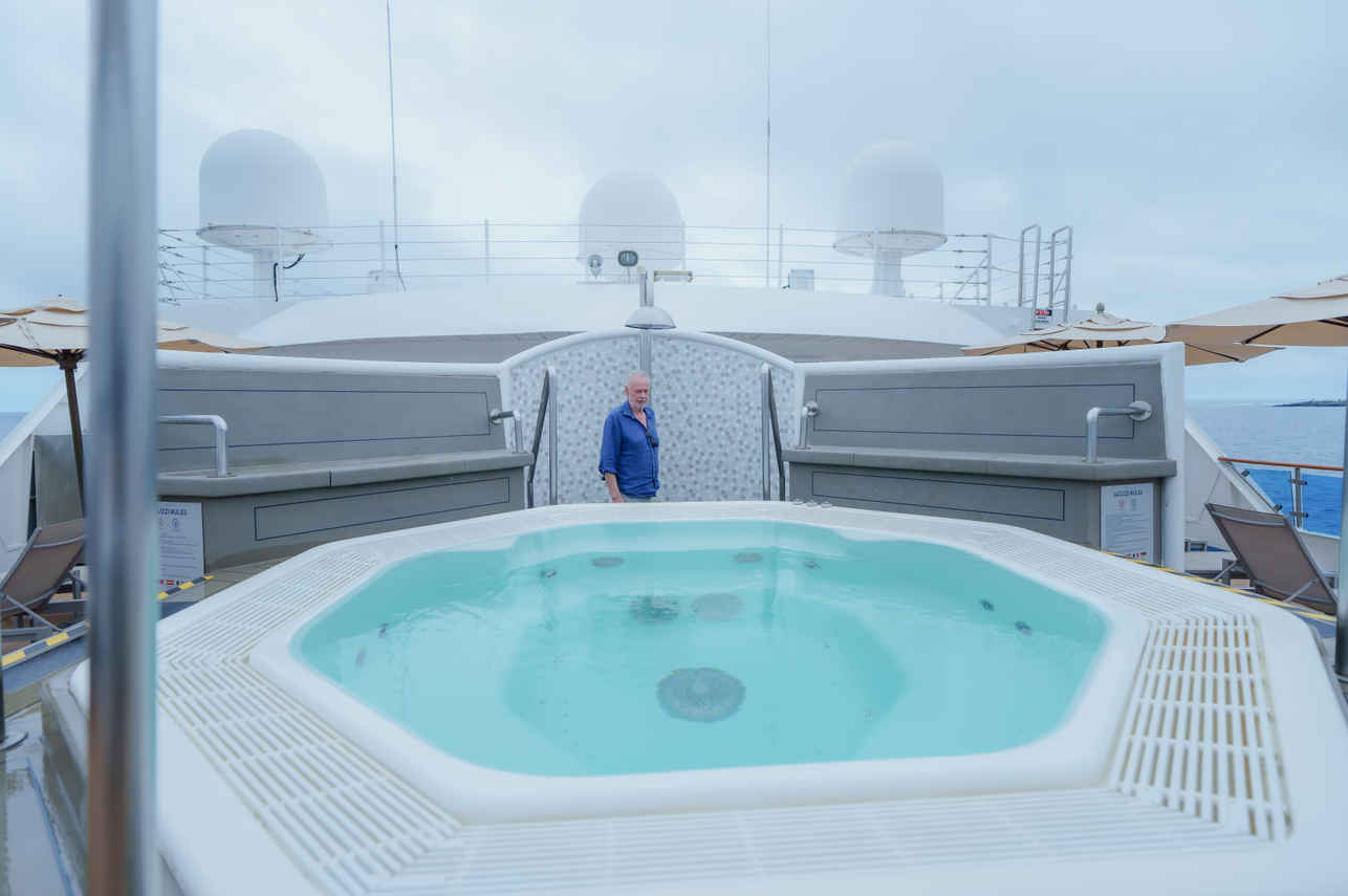 Hot Tub - National Geographic Gemini