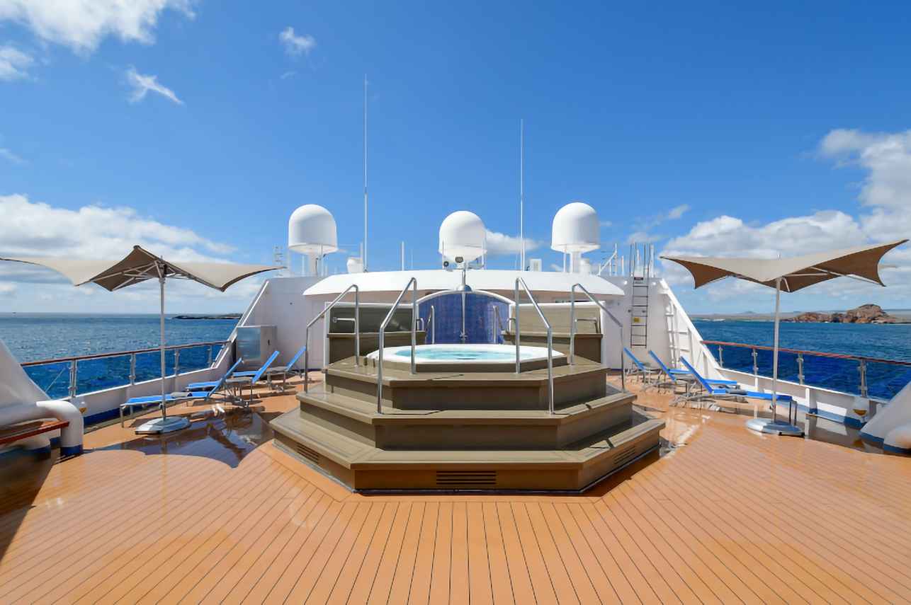Hot Tub - National Geographic Gemini