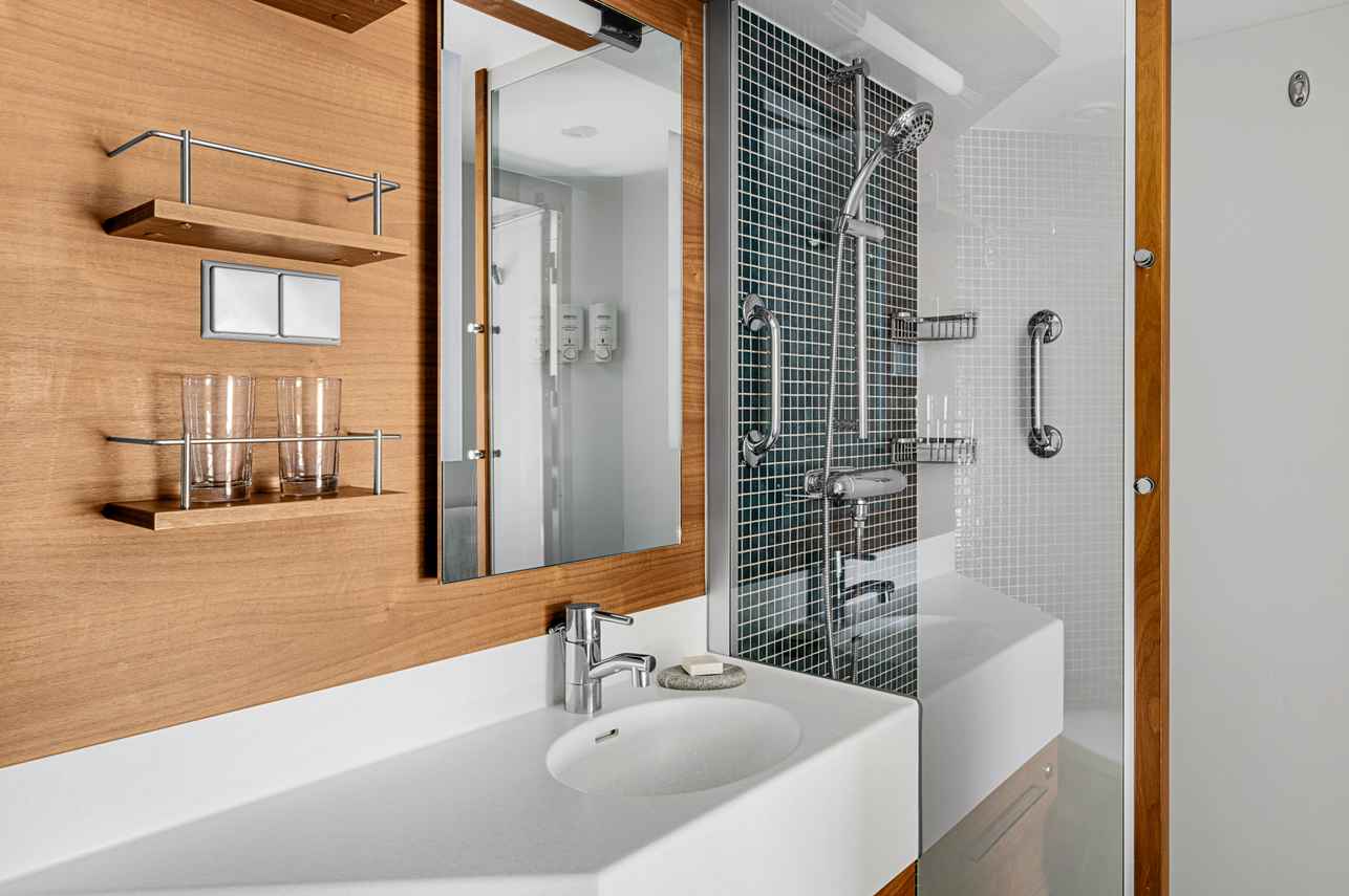 Category 02 En-suite Bathroom