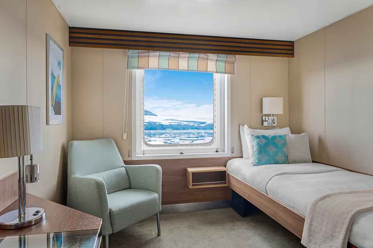 Category Solo B Cabin