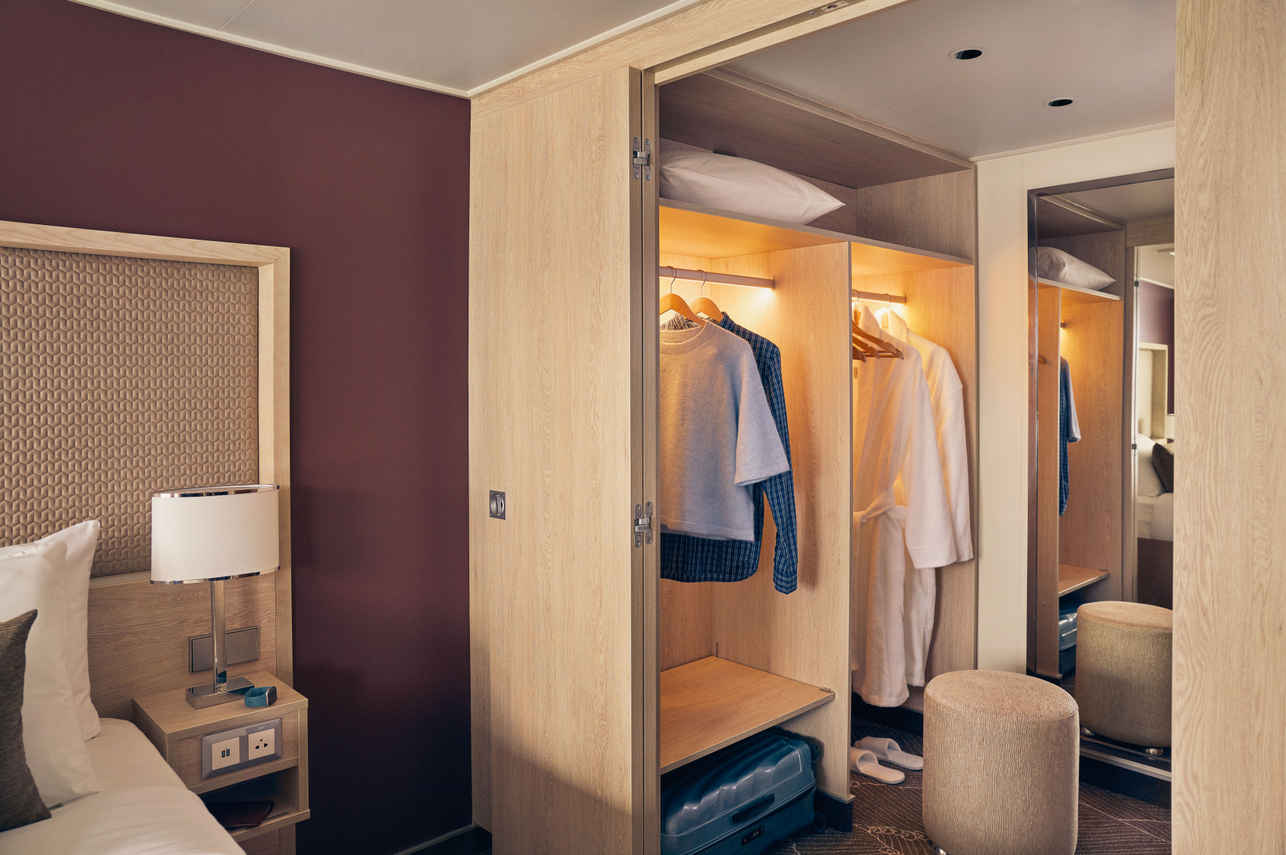 Category 07 Cabin