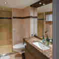 Cabin E - En-suite Bathroom