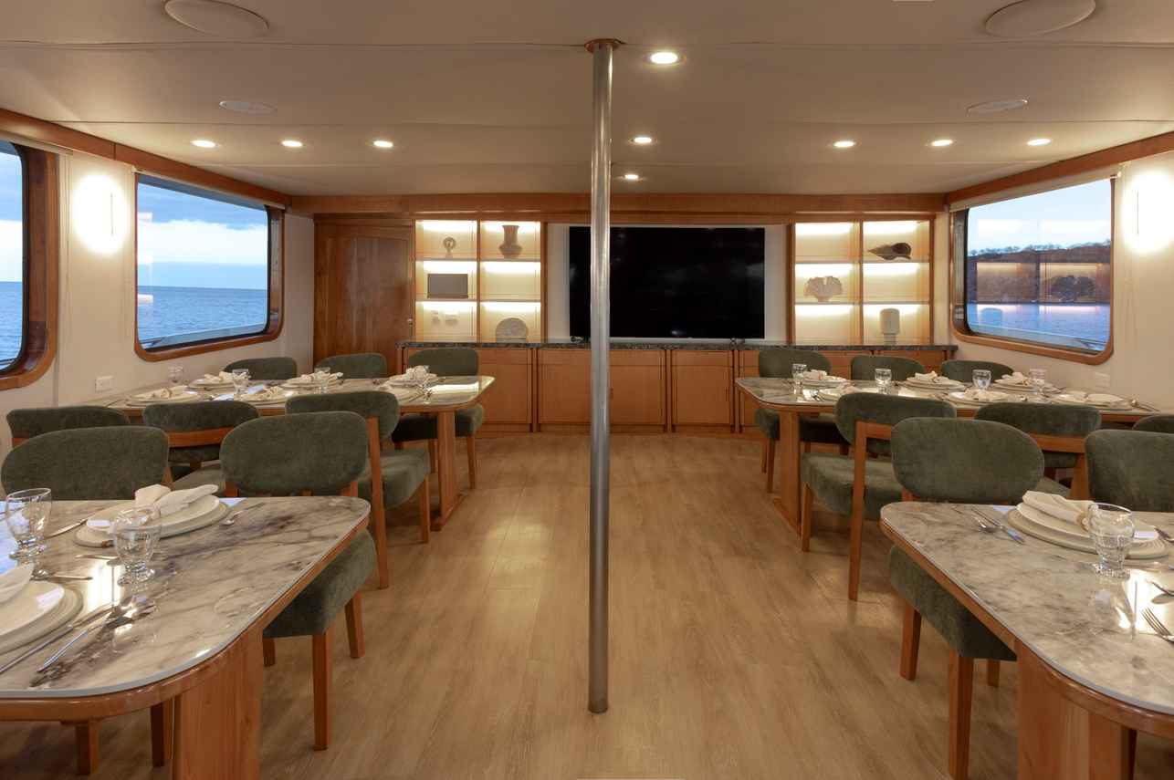 Dining Room - Integrity Galapagos