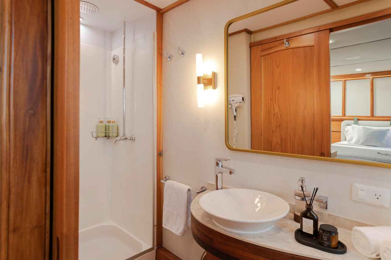 En-Suite bathrooms - Integrity Galapagos
