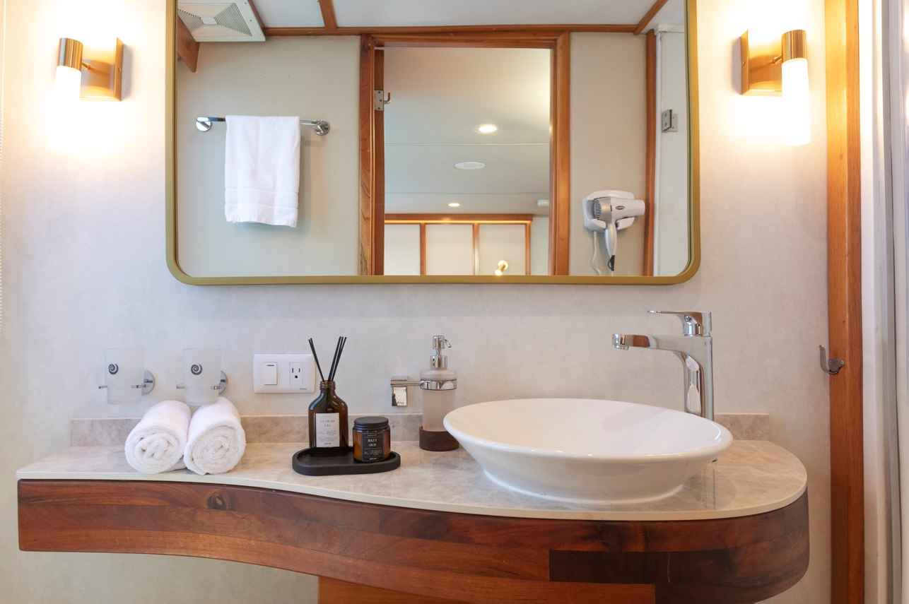 En-Suite bathrooms - Integrity Galapagos