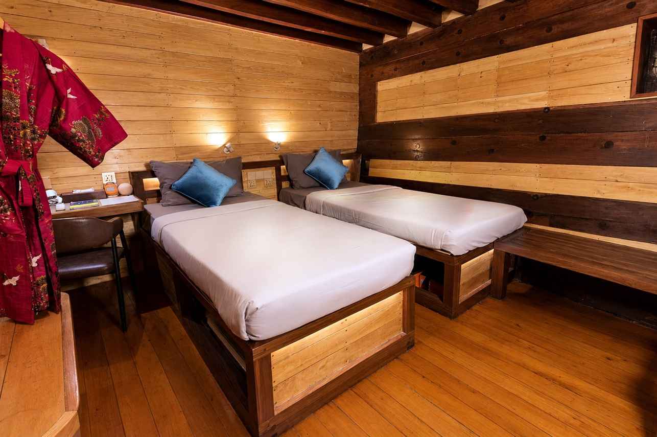 Lower Deck Moderate Twin Cabin
