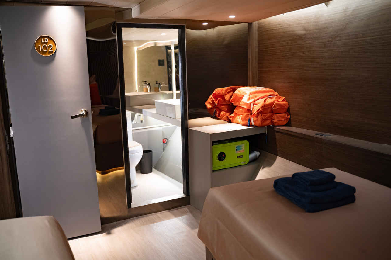 Voyager Twin Suite 102