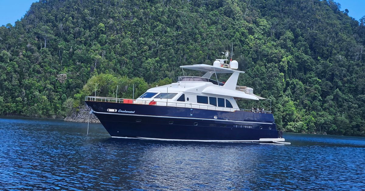 Philippines Explorer 2 — vessel photograph