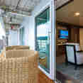 Captain Suite