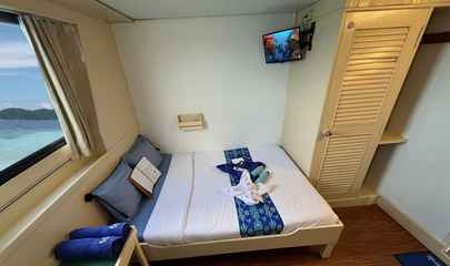 Master Staterooms - Upper Deck