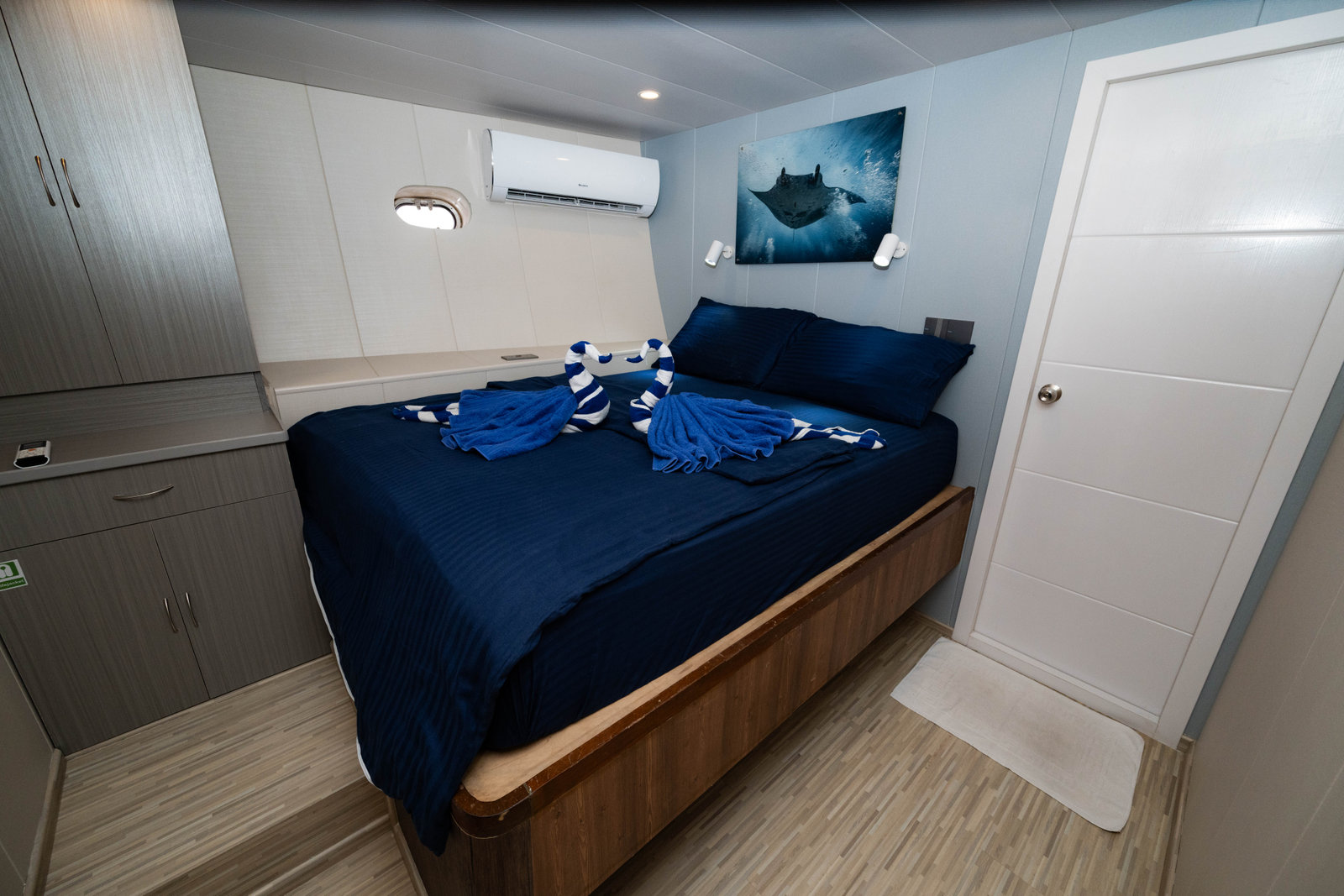 Lower Deck Double Cabins, photo 1