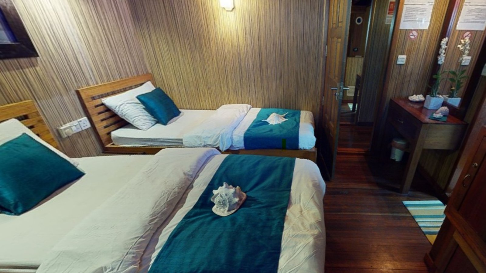Twin Cabins, photo 1