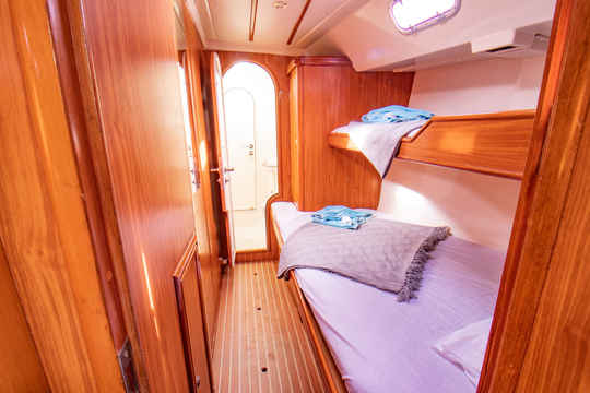 Category B Twin Cabin	