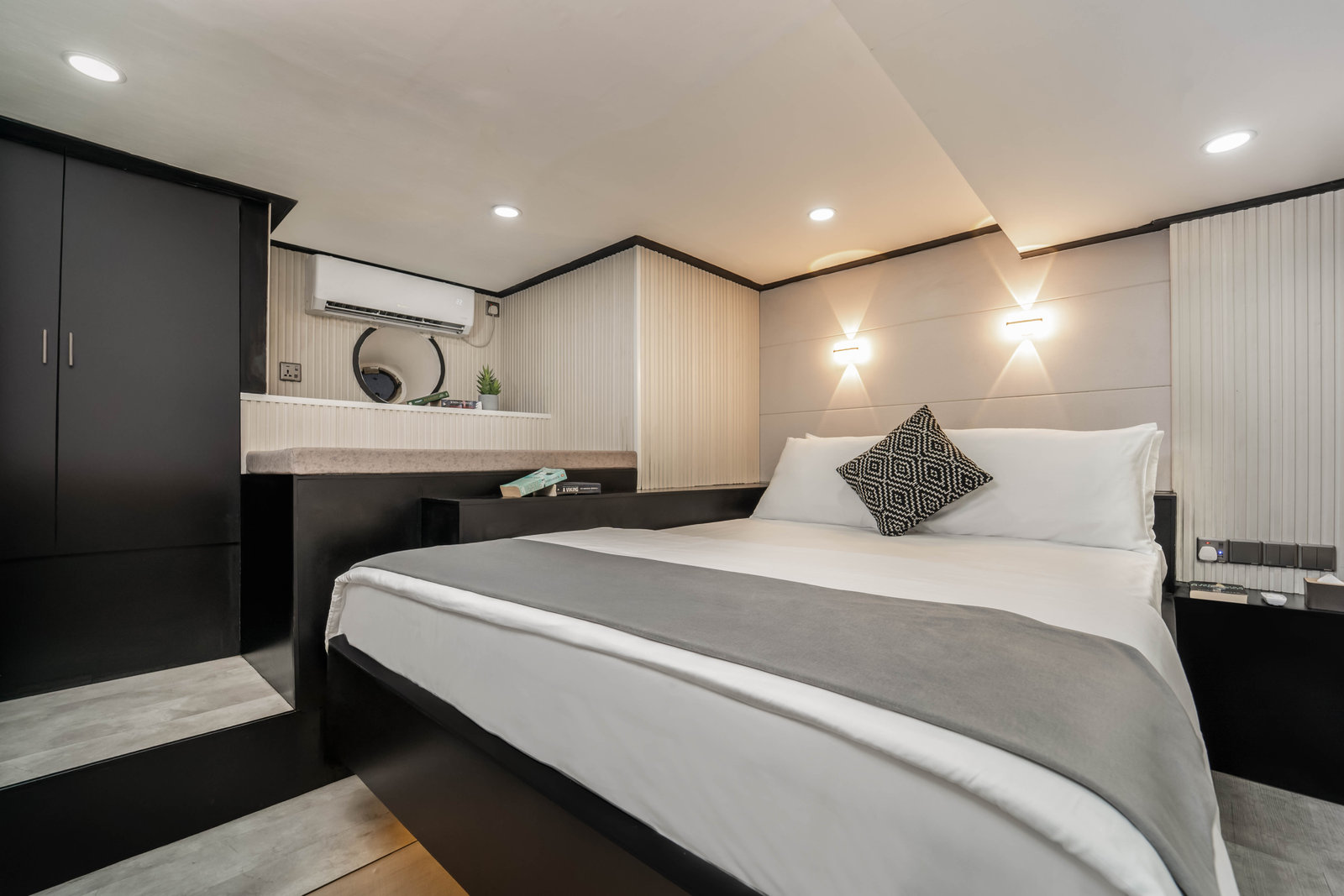 Double Cabin Lower Deck, photo 1