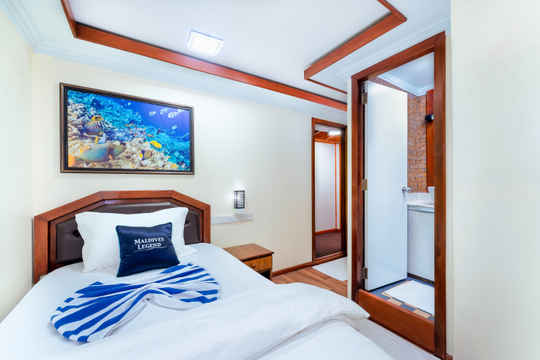 Lower Deck Single #108