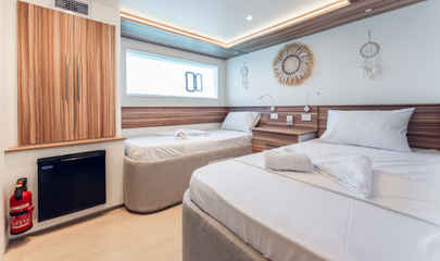 Upper Deck Twin Cabin