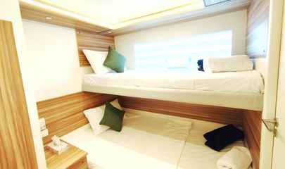 Upper Deck Bunk Bed Cabin