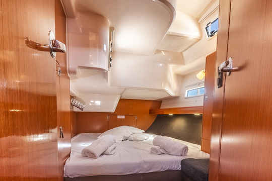 Category B - Double Cabin