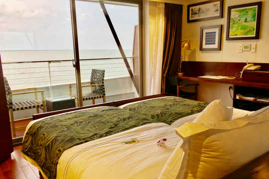 Upper Deck Terrace Cabin