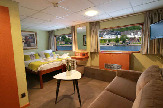Main Deck Twin Suite Cat B