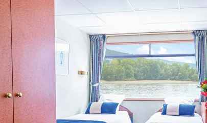 Upper Deck Twin Cat A