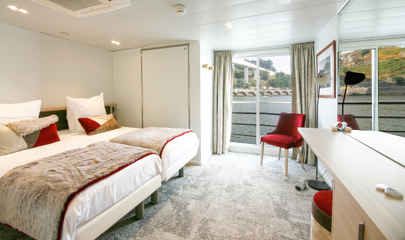 Middle Deck Twin Suite Cat B