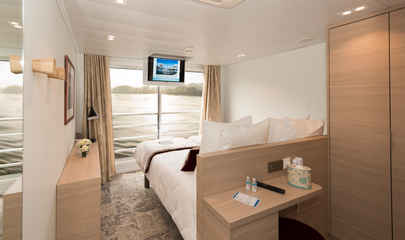 Upper Deck Twin Suite Cat A