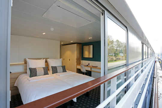 Upper Deck Twin/Double Cat B