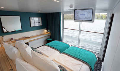 Upper Deck Double Cat B