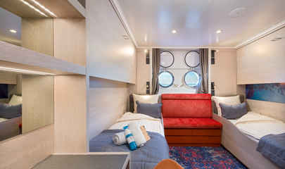 Quadruple Porthole