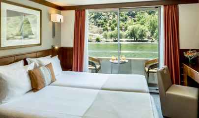 Double/Twin Cat - Upper Cabin