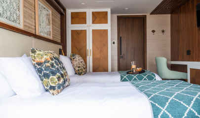 Veranda Cabin