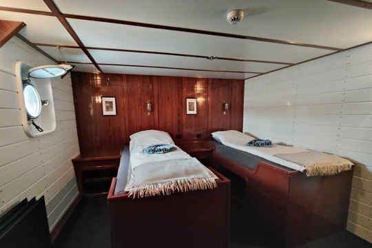 Twin Cabin