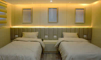 Standard Twin Cabin