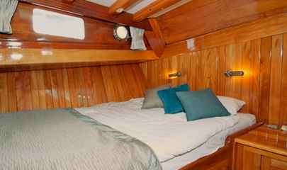 Superior Queen Cabin