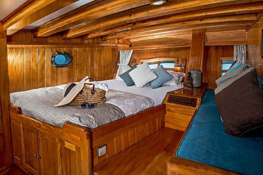 Master King Cabin (Rear)