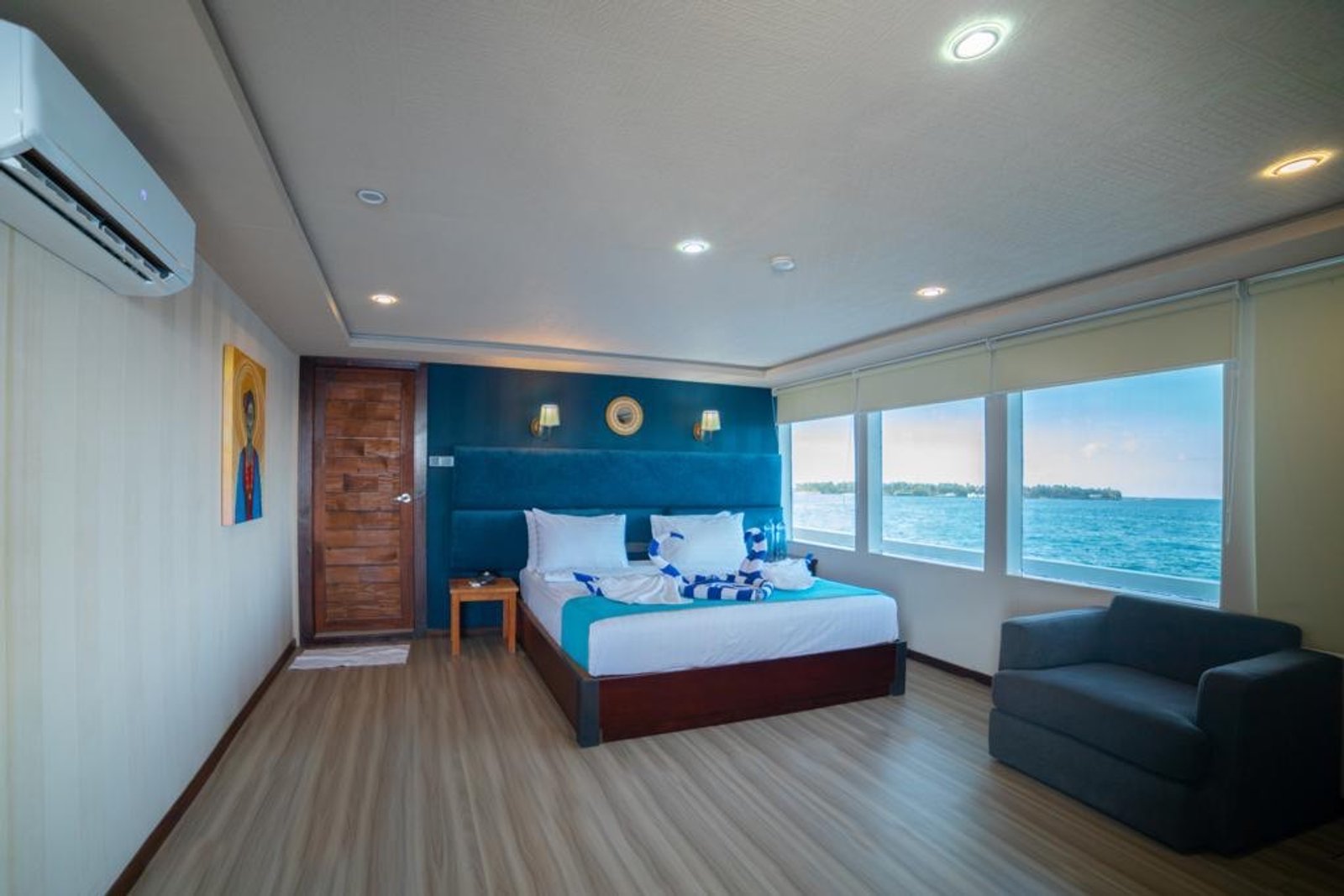 Ocean View Double Room - Upper Deck, photo 1