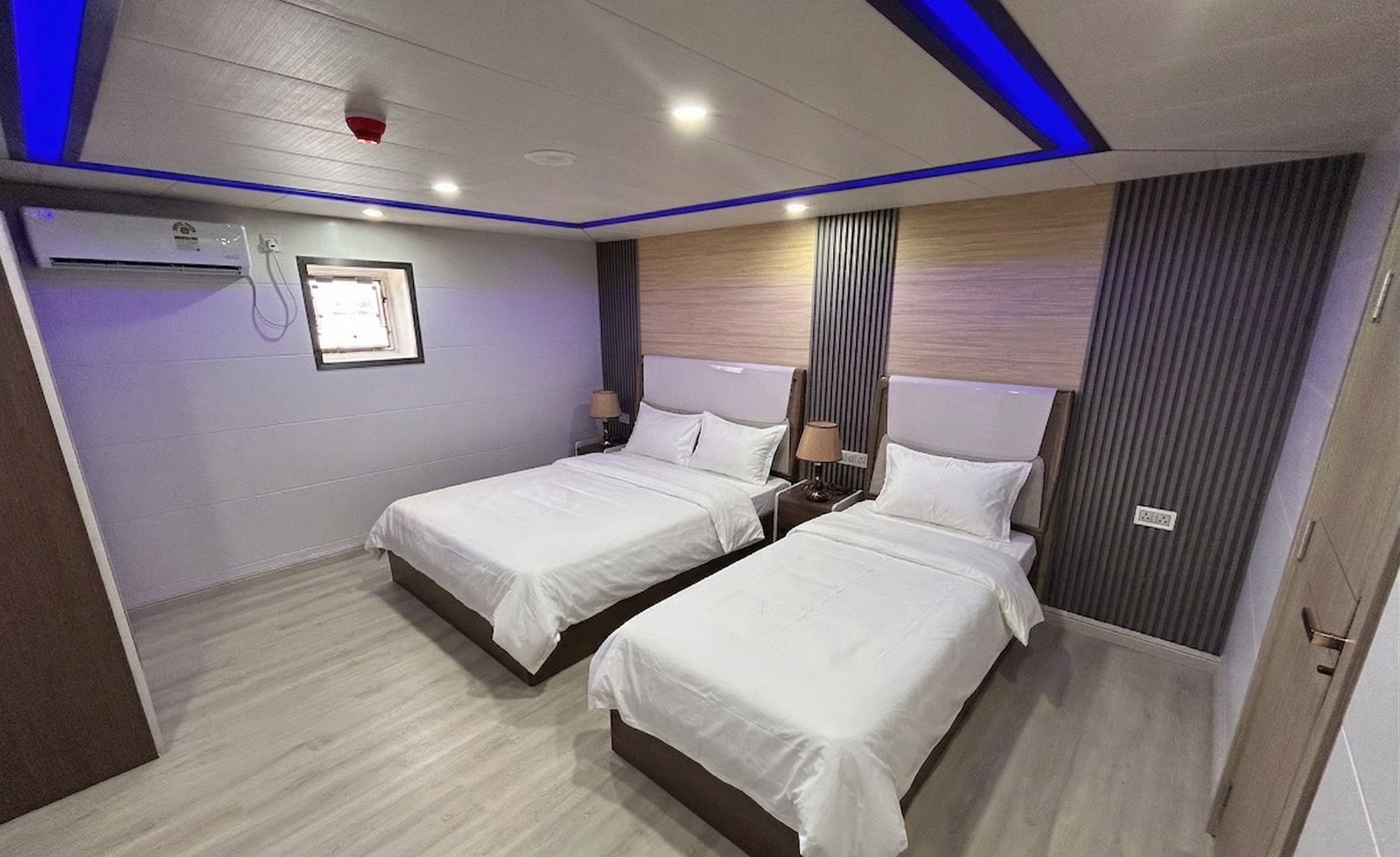 Lower Deck Twin/Double Cabins, photo 1
